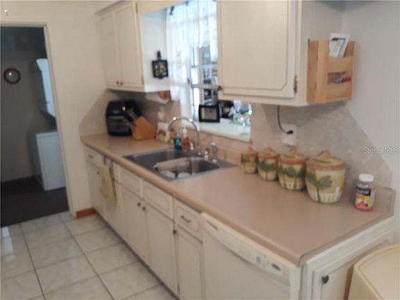 3rd image of 1514 Moss Ave