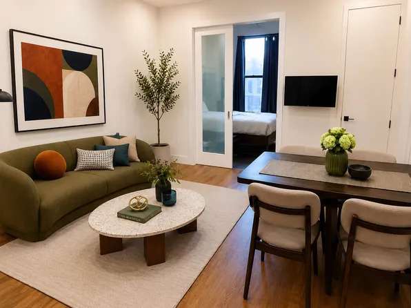 567 Evergreen Avenue image 1 of 8