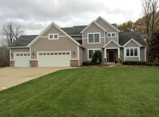 957 Esker Dr, Zeeland, MI 49464