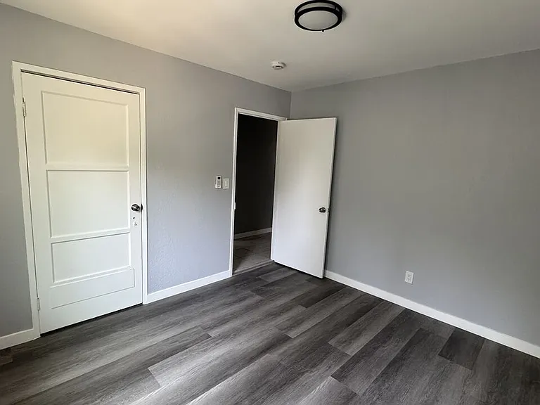1255 Velasco St #A — Photo 12