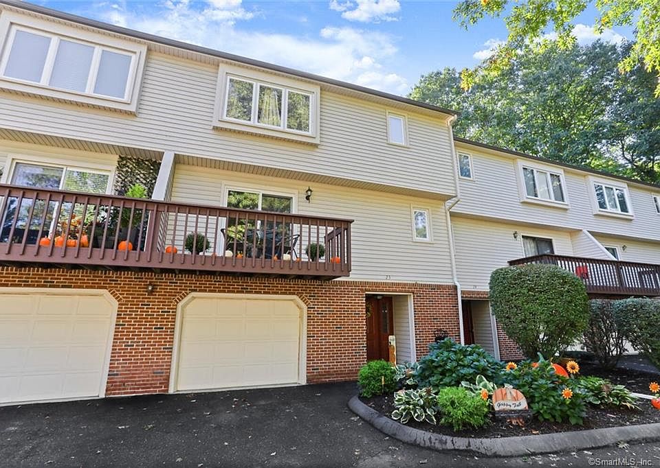 1st image of 23 Huntington Hts #23