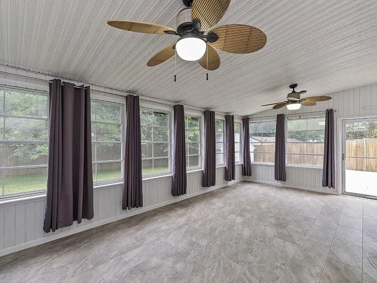6814 Duke Dr — Photo 28