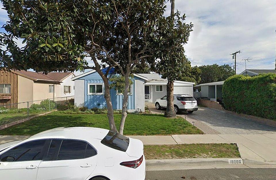 1st image of 18006 Bailey Dr