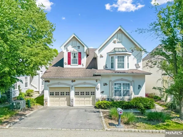 6 Boulder Run, Oakland, NJ 07436