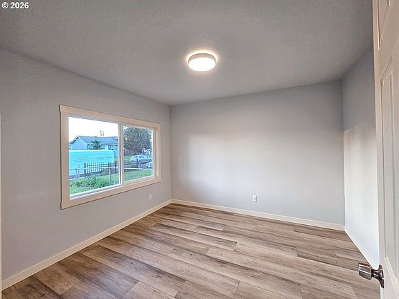 4th image of 340 17th Ave