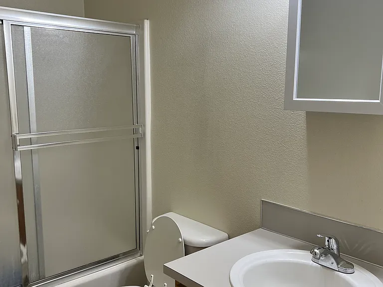 184 S 4th St #2 — Photo 3