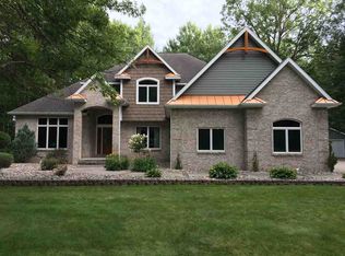 4900 Elise Ln, Houghton Lake, MI 48629