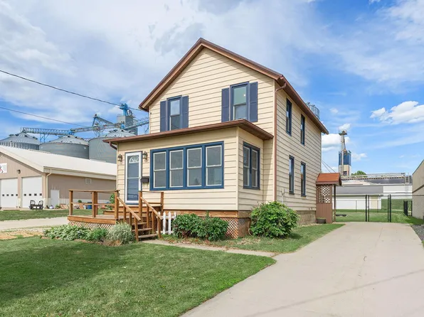 422 1st Ave SE, Stewartville, MN 55976