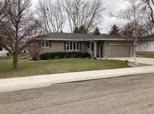 1505 Somerset Dr, Aberdeen, SD 57401