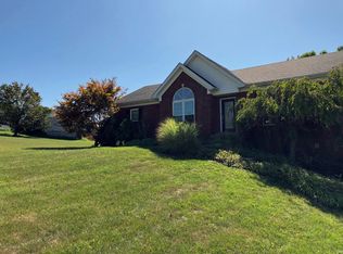 447 Pin Oak Dr, Taylorsville, KY 40071