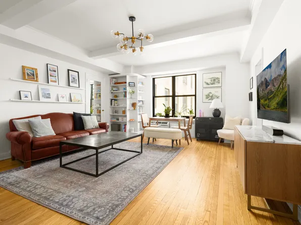 161 West 16th Street image 1 of 5