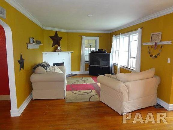 2nd image of 112 E Virginia Ave