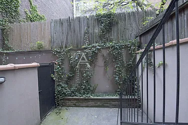 Rented by Peter Ashe