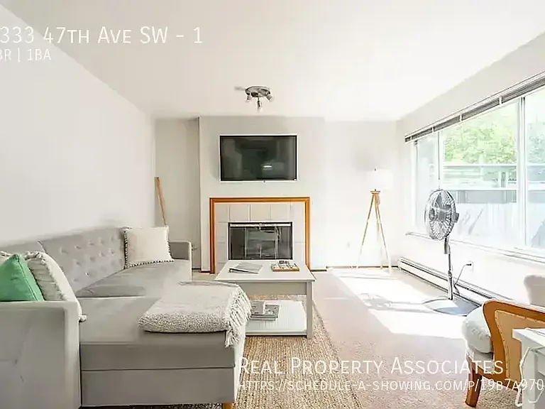 7333 47th Ave SW #1 — Photo 6