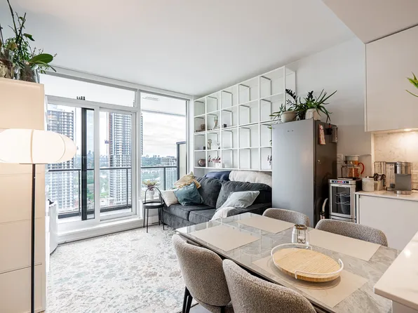 1955 Alpha Way #1505, Burnaby, BC V5C 0K6