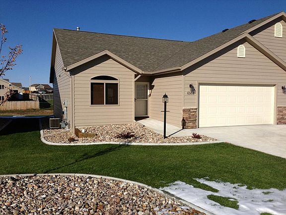 2nd image of 6964 Emerald Heights Rd