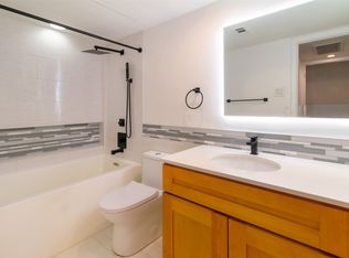 9520 Royal Ln APT 110, Dallas, TX