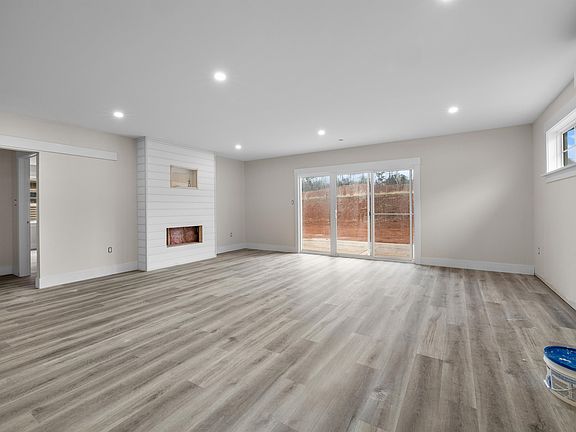 4th image of 67 Alice Ave