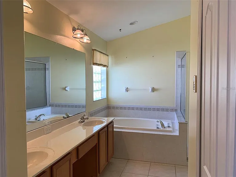 4211 Hartford Lake Dr — Photo 22