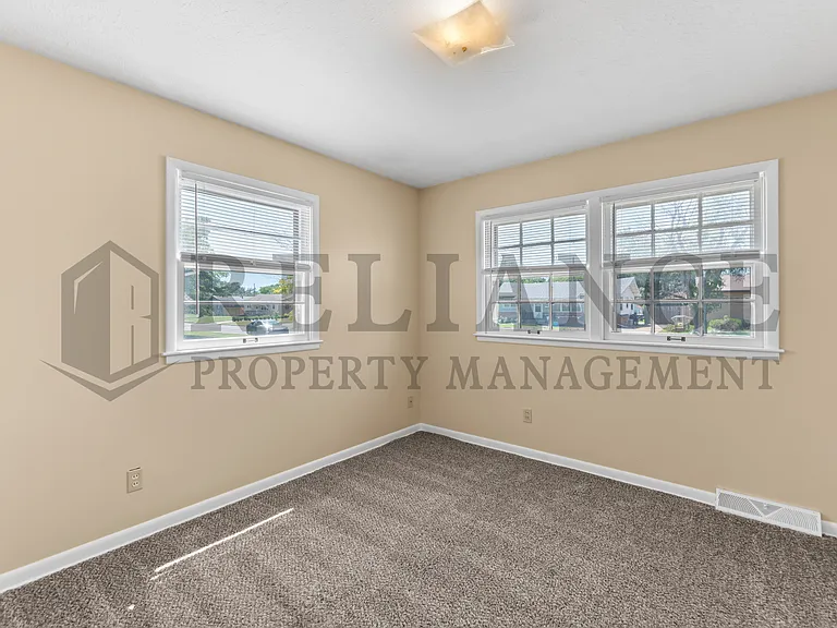 3052 S Bonn Ave — Photo 16