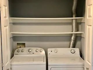 Utility room with Washer/Dryer