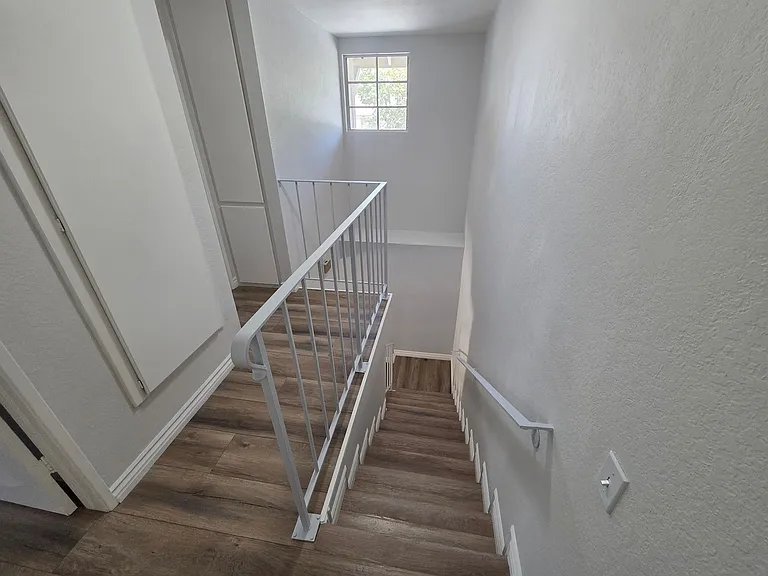 1826 S Lochglen Ct — Photo 7