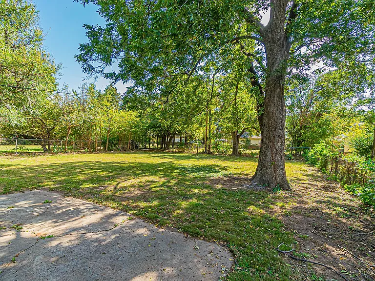 1510 Huntington Way — Photo 25