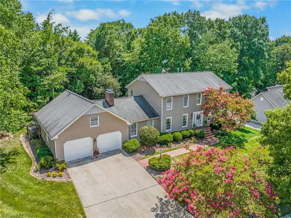 1203 Brookfield Ct, High Point, NC 27262