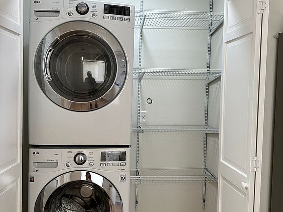 4th image of 617 Madison St NE APT A