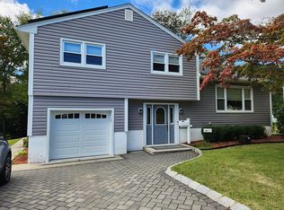 11 Emerson Pl, Wayne, NJ 07470