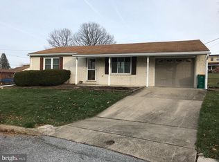 82 Roosevelt Arms Ct, Chambersburg, PA 17201