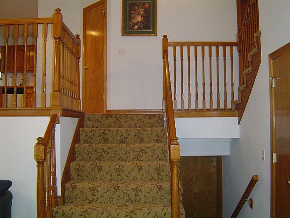 Stairs to 2nd Level