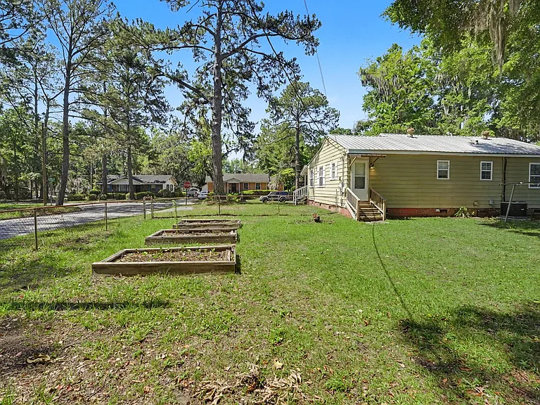 24 N Parkwood Dr — Photo 33
