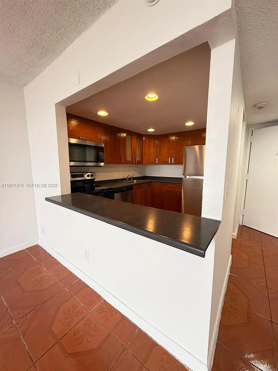 Building Photo - 13499 Biscayne Blvd #1114