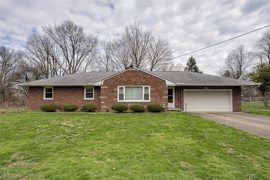 5697 Towerview Dr photo 1