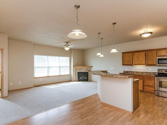 2nd image of 410 Glenmoor Pl