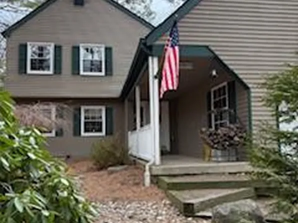 208 Falls Ct, Medford, NJ 08055