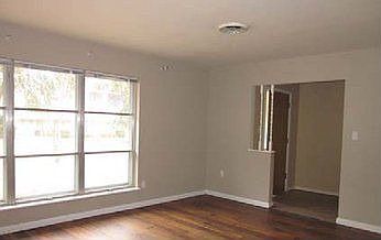 5th image of 9444 Oleander Dr