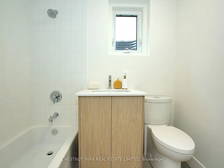 1450 Avenue Rd #1 — Photo 6