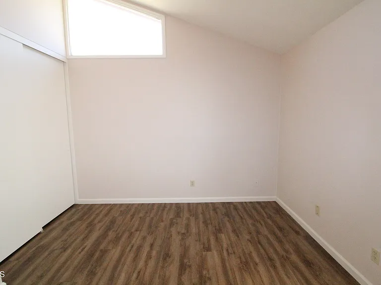 936 Belmont Ave — Photo 51