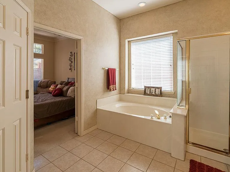 2708 Mum Dr — Photo 12