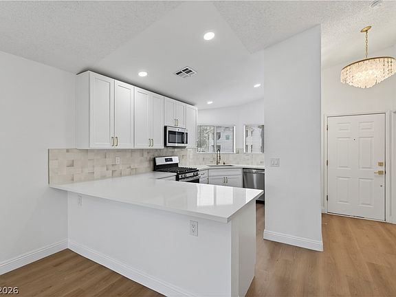 2nd image of 505 Yacht Harbor Dr