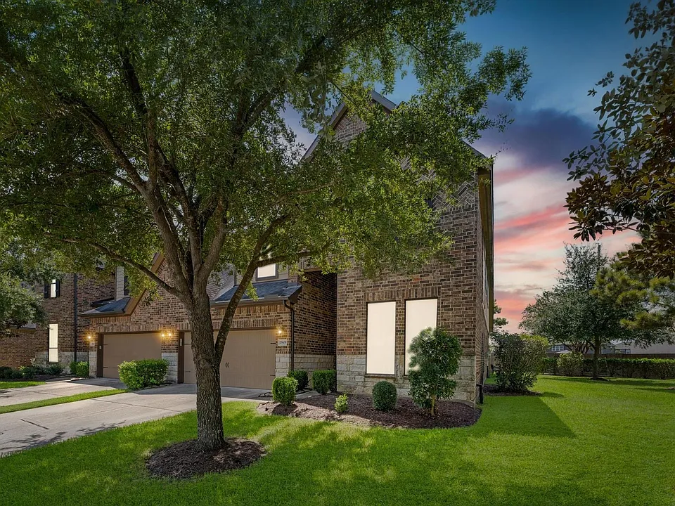 17805 Arapaho Hill Ln