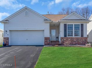 41 Tennyson Rd, Brick, NJ 08724