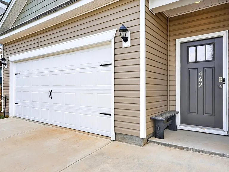 462 Fenwick Dr — Photo 4