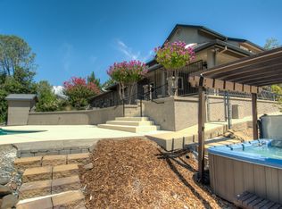 10051 Chateau Woods Dr, Redding, CA 96001