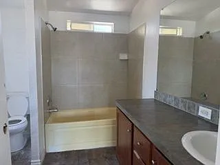 20221 Telford Ave — Photo 11