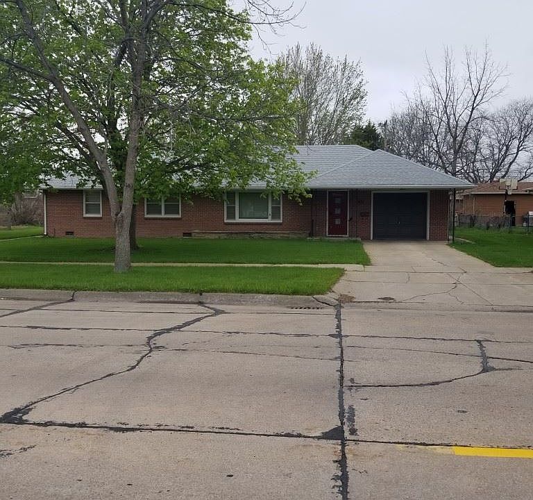 1st image of 1404 Burlington Blvd