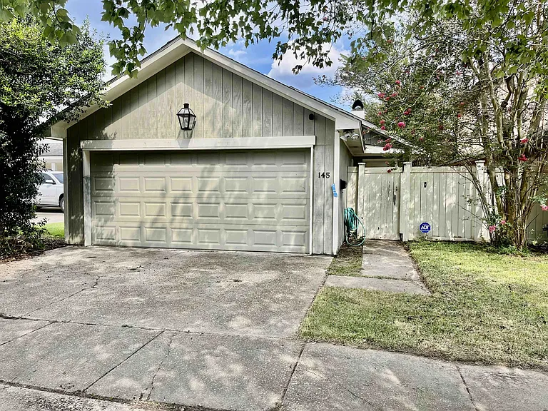 145 Croydon Ave — Photo 11