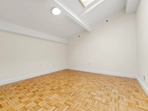 300 Communipaw Avenue image 6 of 50